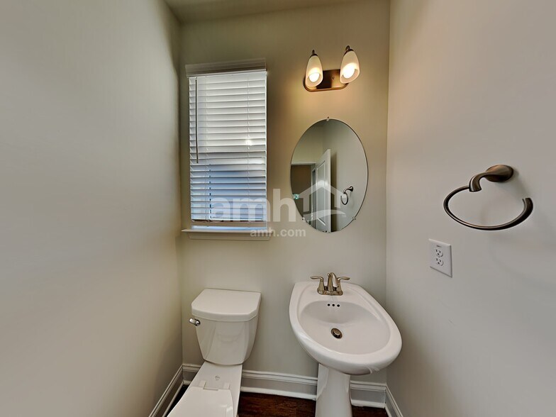 Building Photo - 409 Tributary Ln