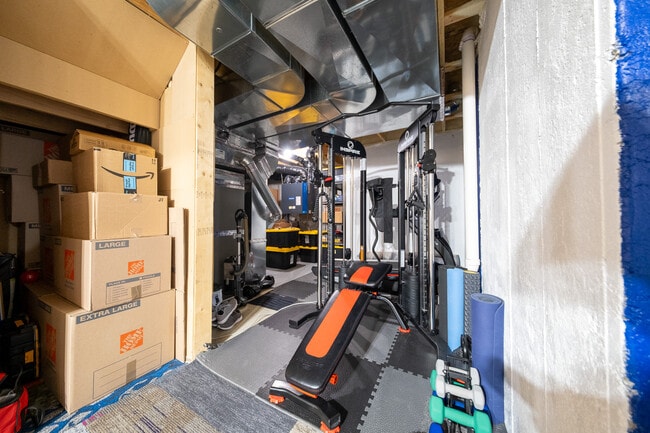 Building Photo - 8380 Abercrombie Ln