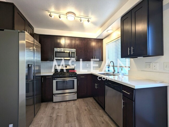 Building Photo - Two-Bedroom Townhome with Garage!