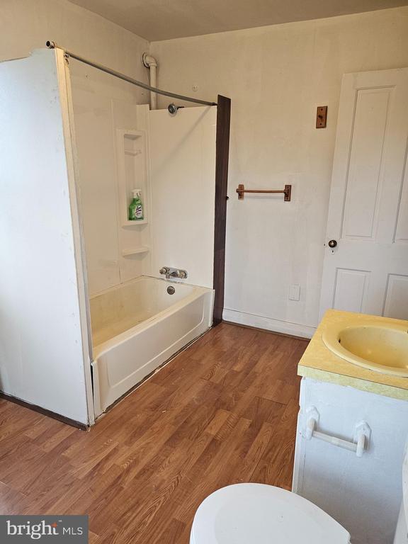 Building Photo - 300 Brenneman Rd