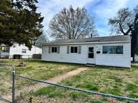 Building Photo - 1802 Moger Dr