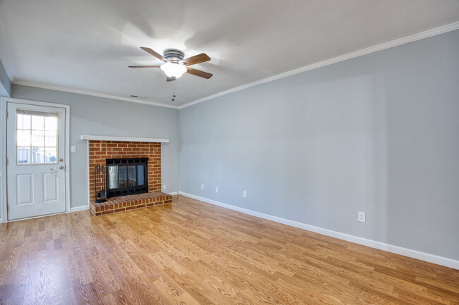 Building Photo - 5540 Finespun Last