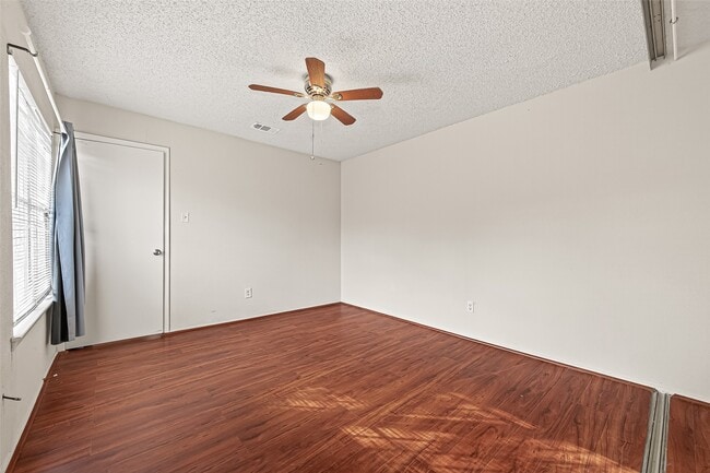 Building Photo - 13040 Greenway Chase Ct