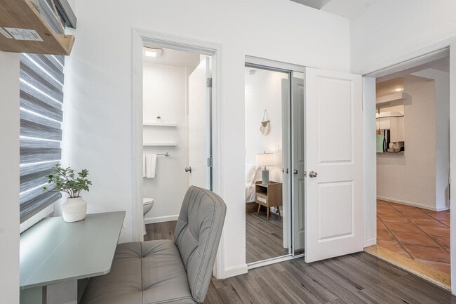 Building Photo - 1516 SW 8th Ave