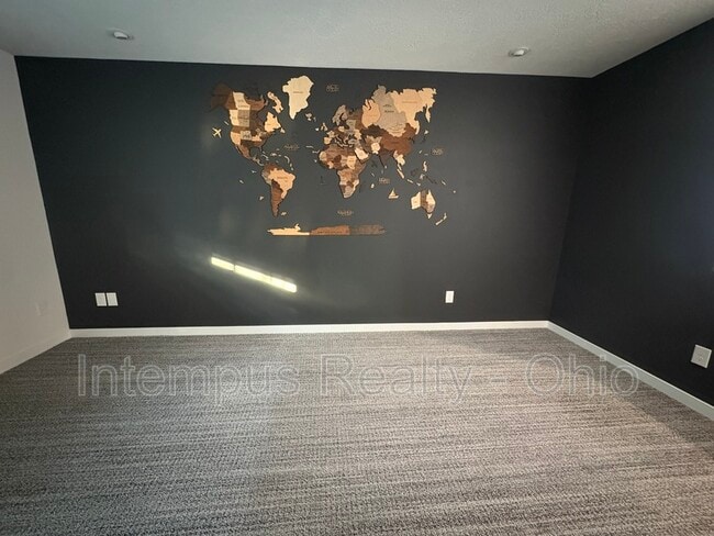 Building Photo - 2430 Richmond Rd