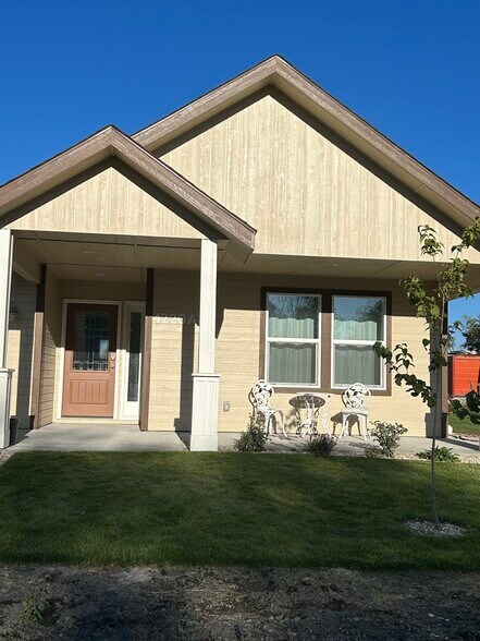 Building Photo - 4220 N 1410 E