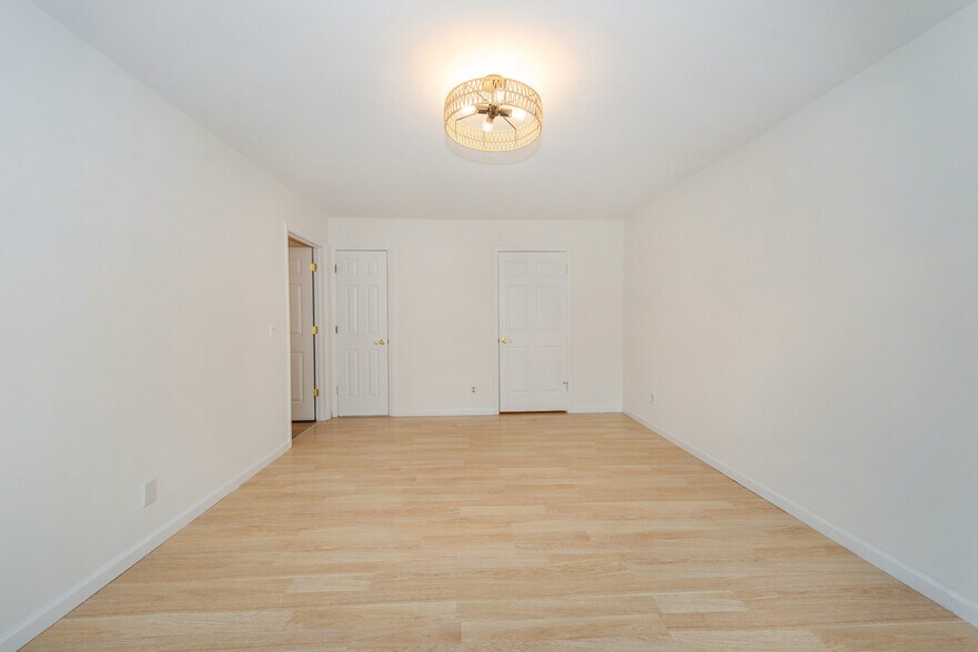 Building Photo - 70 Harristown Rd