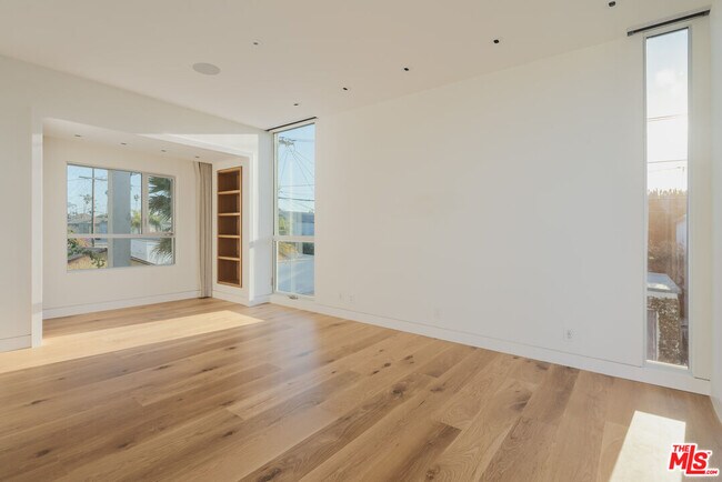 Building Photo - 2801 Sanborn Ave