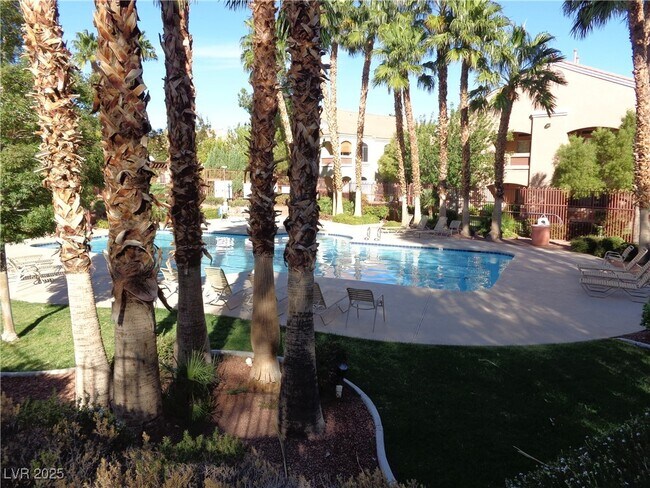 Building Photo - 700 Carnegie St