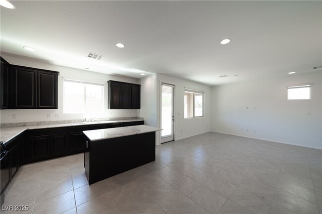 Building Photo - 5421 Scotch Cap Dr