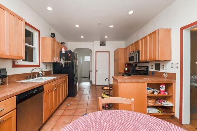 Building Photo - 1414 N 15th St
