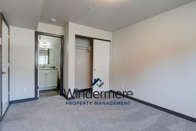 Building Photo - 2 Bedroom 2 Bath Condo in Summerwind Commu...