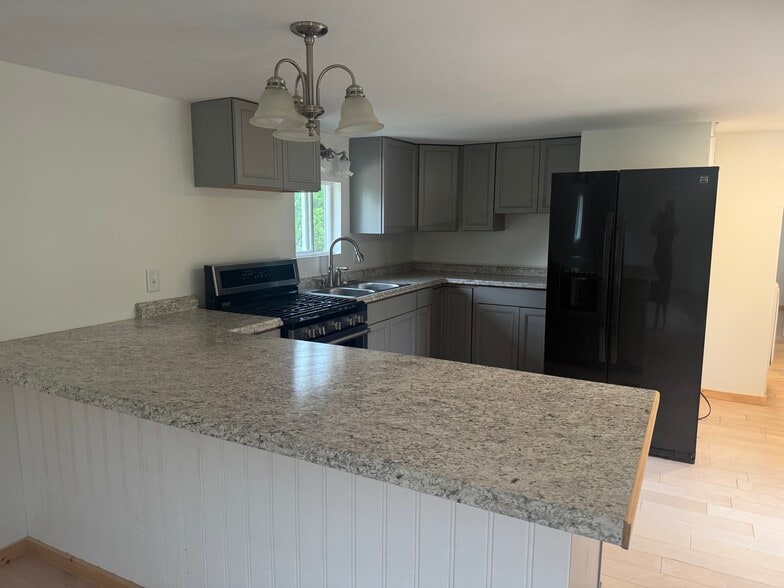 Building Photo - 7235 Henrietta Rd