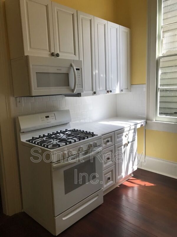 Building Photo - 2616 Lepage St