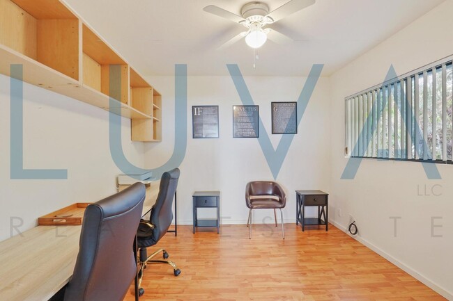 Building Photo - Furnished 2 bed 2 bath w/a bonus room sing...