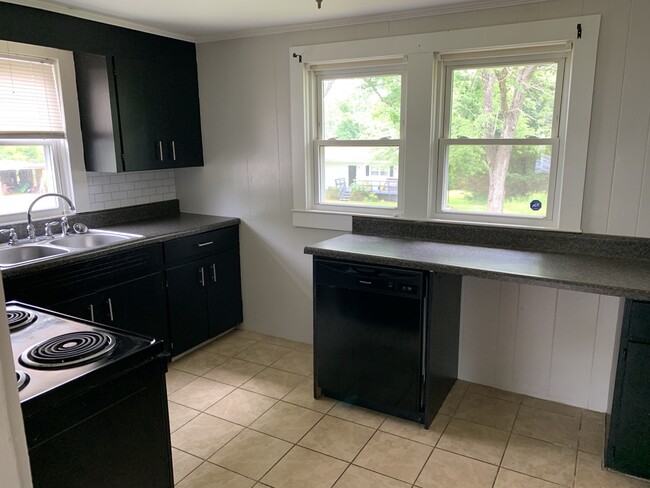 Building Photo - 2751 Lail Rd