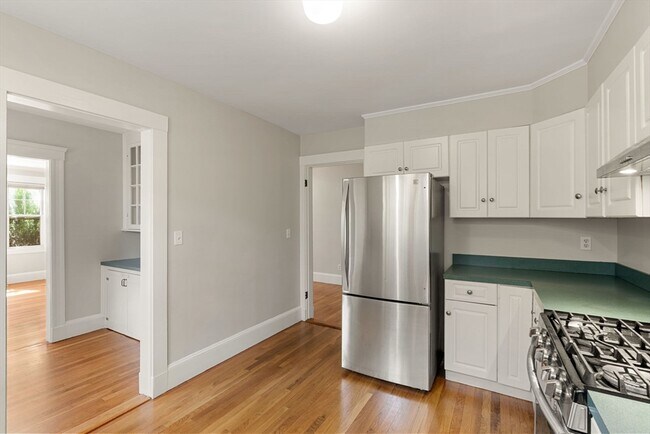 Building Photo - 29 Addington Rd