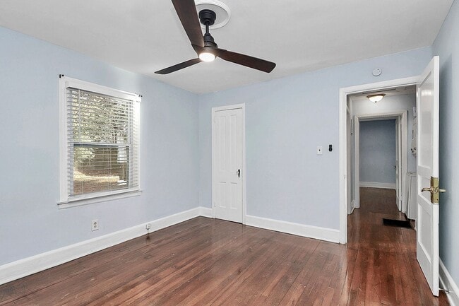 Building Photo - Cozy 2 Bedroom Home in Oakhurst!