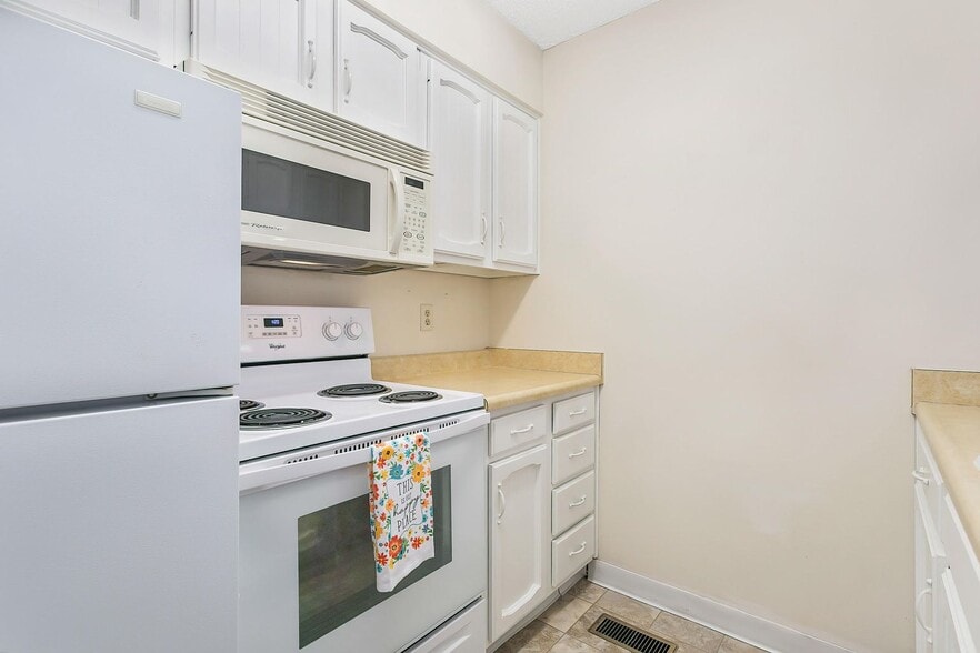 Applianaces - 32 Coventry Ln