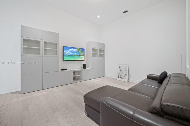 Building Photo - 5292 S Sterling Ranch Cir