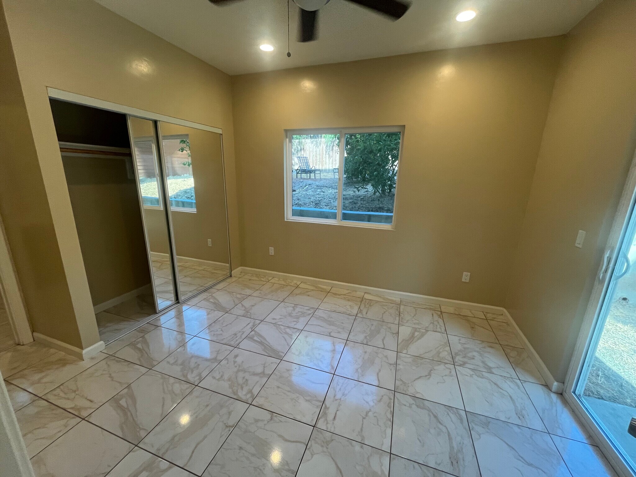 Building Photo - 4932 Campanile Dr