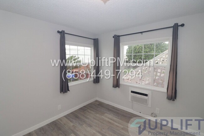 Building Photo - 4829 Castle Ave