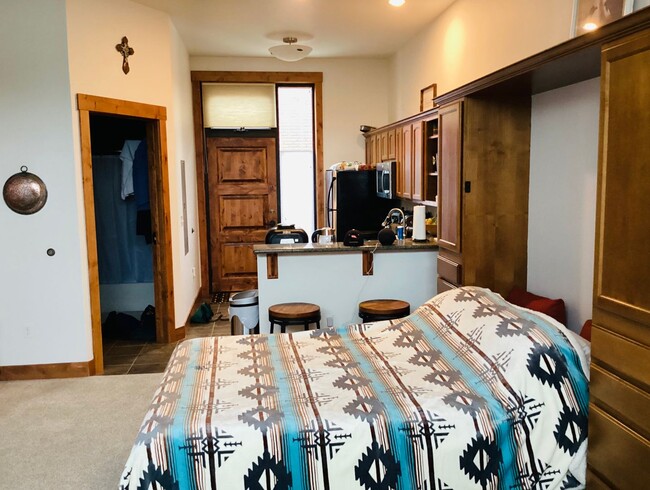 Building Photo - Furnished! Downtown Studio Flat in Manhattan