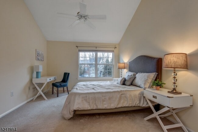 Building Photo - 118 Constitution Way