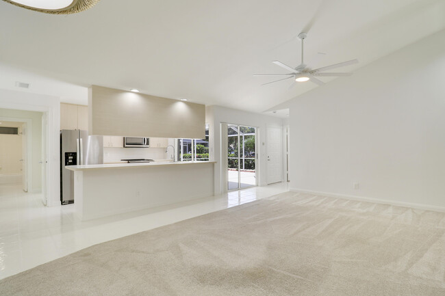Building Photo - 11301 Myrtle Oak Ct