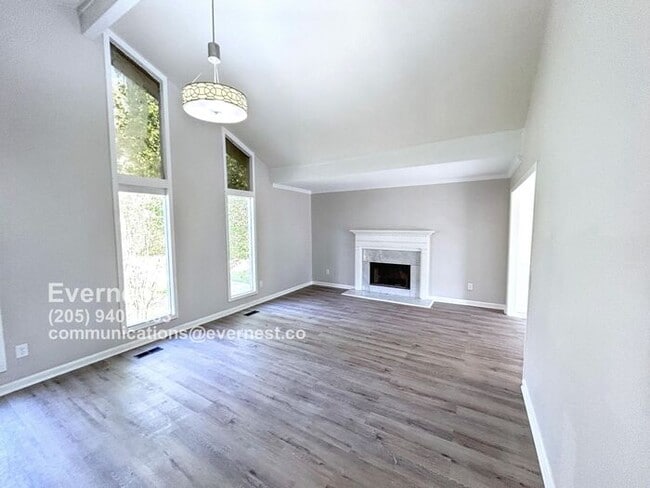 Building Photo - 1226 Thompson Rd