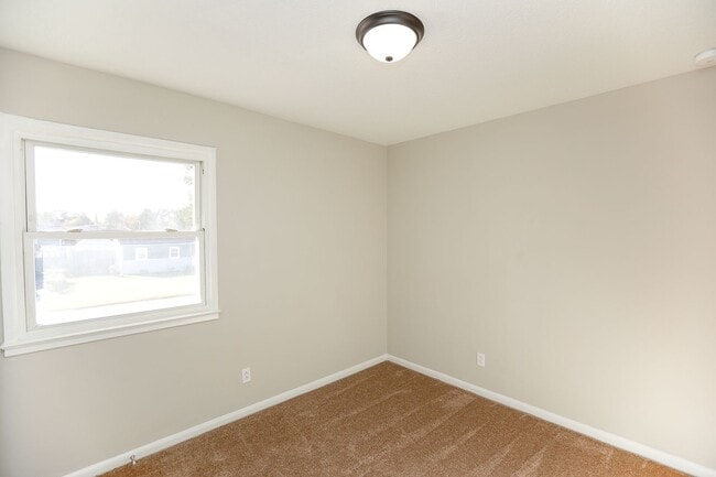 Building Photo - Spacious Home Near Bow Creek & Lynnhaven Mall