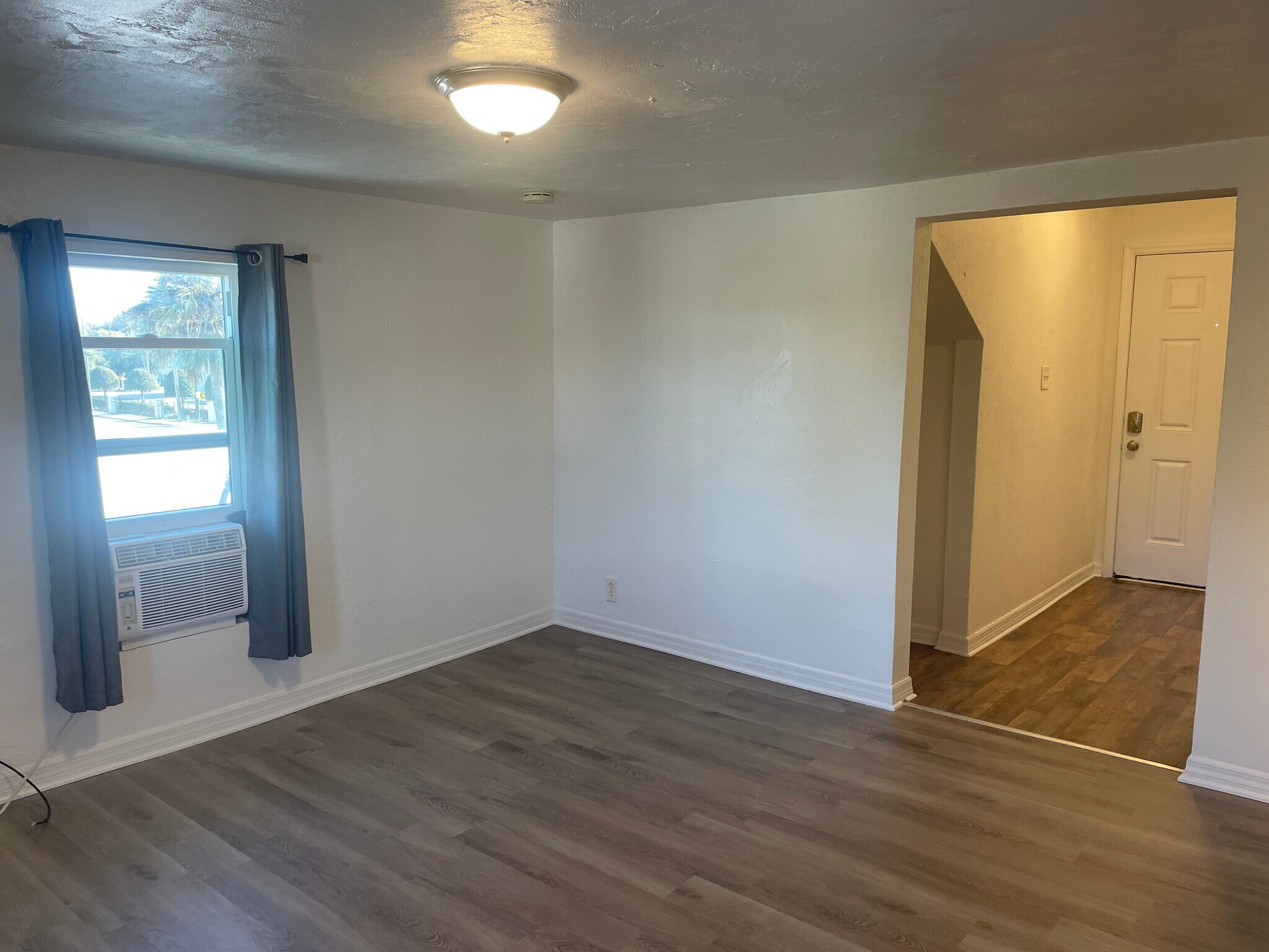 Building Photo - 421 N Peninsula Dr