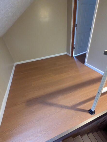 Building Photo - 313 W 21st St