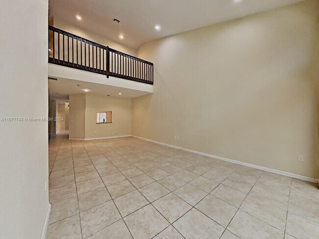 Building Photo - 8101 Madison Lakes Cir S