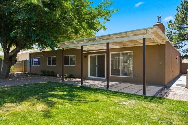 Building Photo - Exceptional Property in the NE Heights