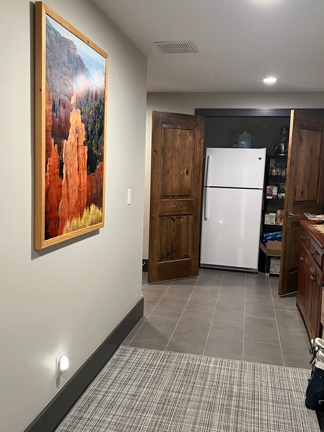 Building Photo - 5144 N Lauralwood St