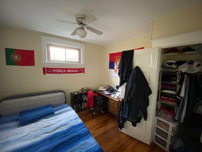 Building Photo - NT 407 Warner St NT