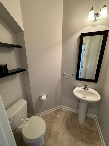 Building Photo - 440 Colony Lakes Dr