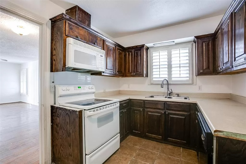 Building Photo - 1425 Cedar Crest Dr