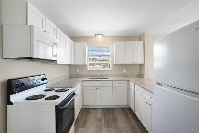 Building Photo - 207 9th St