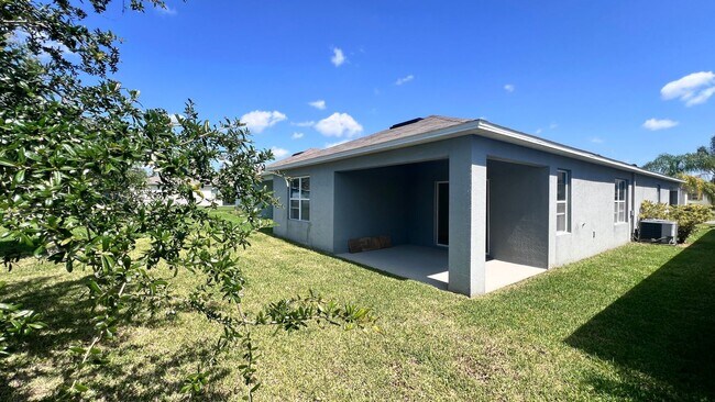 Building Photo - Beautiful 3 Bedroom, 2 Bathroom Home near ...