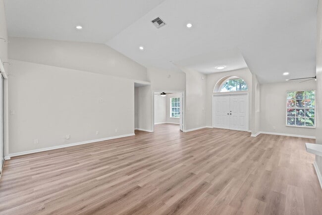 Building Photo - 17104 76th St N