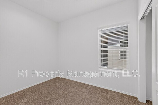 Building Photo - 280 Prism Ave SW