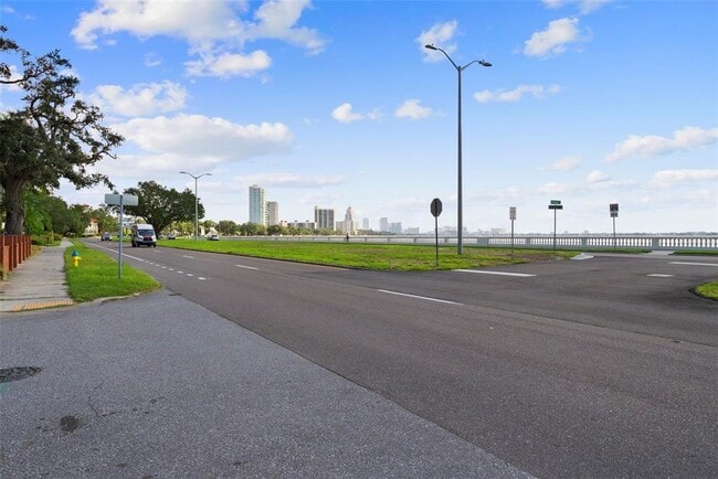 Building Photo - 3301 Bayshore Blvd