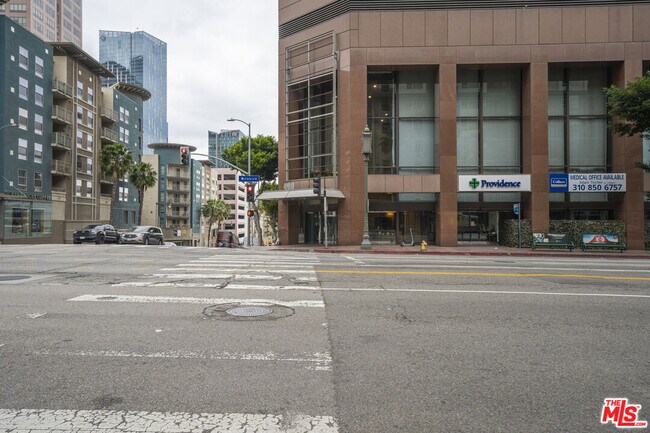 Building Photo - 1100 Wilshire Blvd