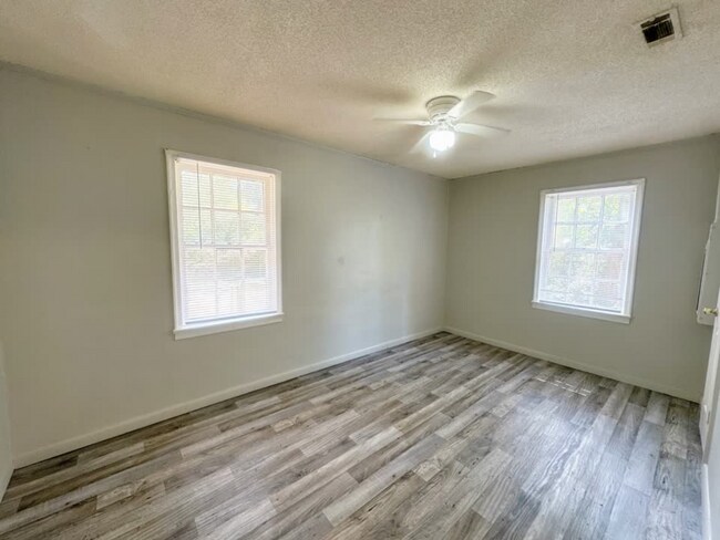 Building Photo - 1609 Marion St