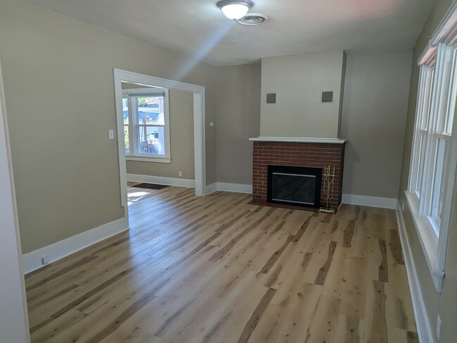 Building Photo - 912 S 3rd St