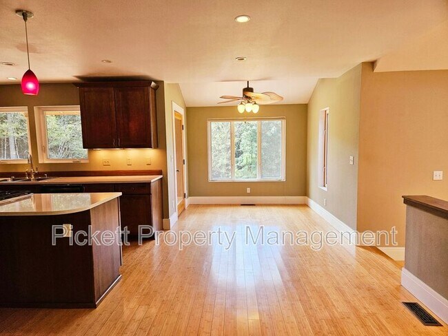 Building Photo - 27201 WA-3