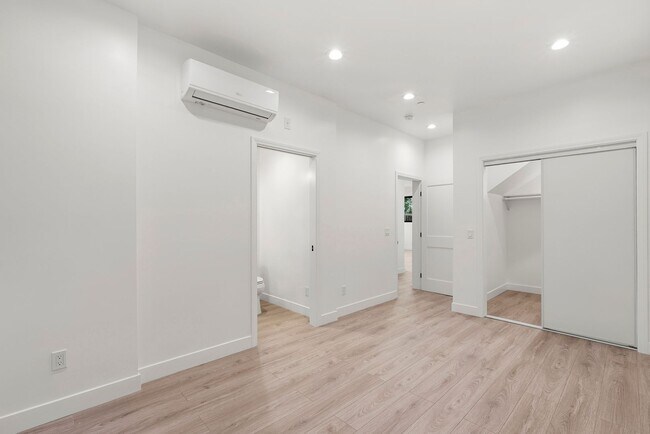 Building Photo - Stunning brand new construction, modern lu...