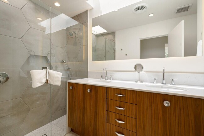 Building Photo - 72915 El Paseo